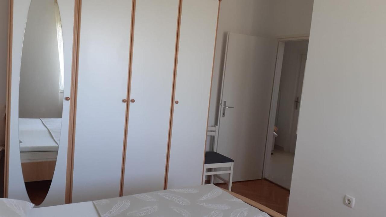 Apartment Viki Lozovac Luaran gambar