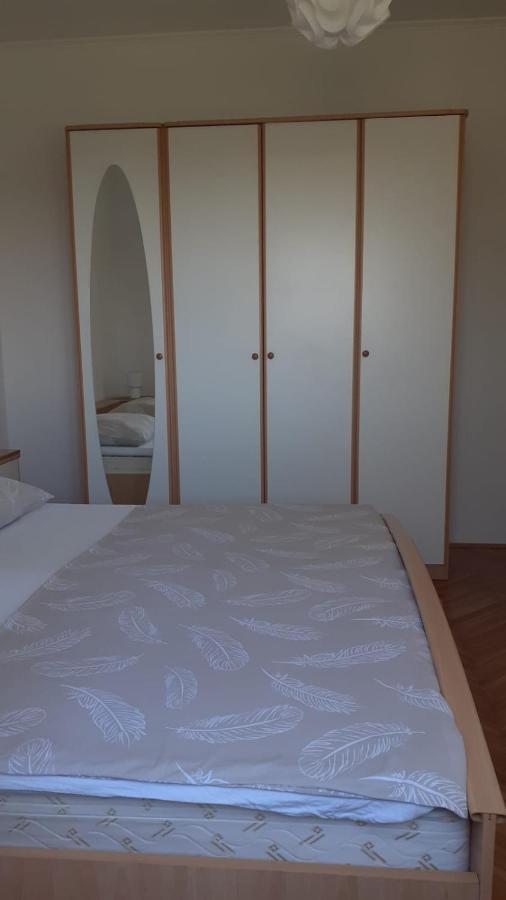 Apartment Viki Lozovac Luaran gambar