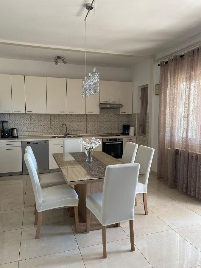 Apartment Viki Lozovac Luaran gambar