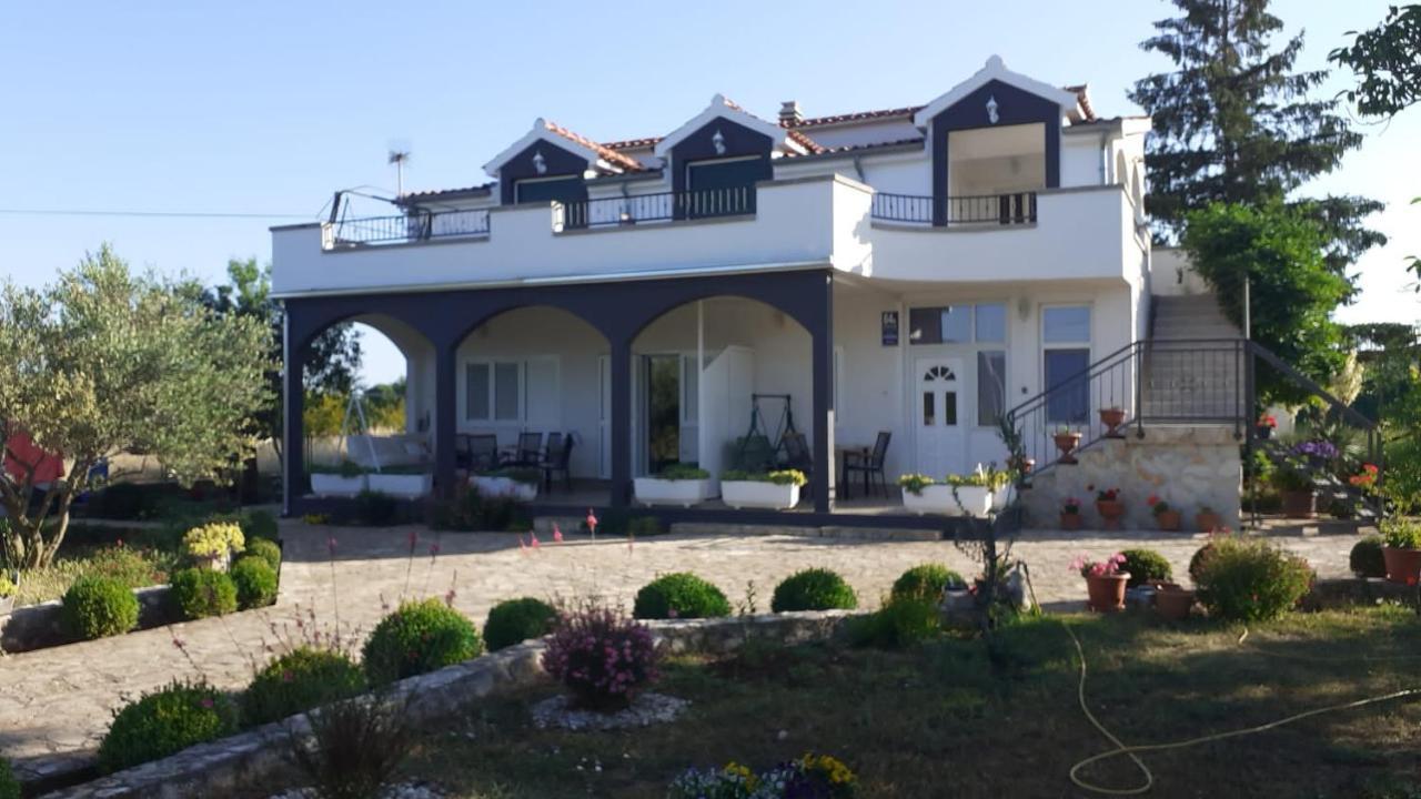Apartment Viki Lozovac Luaran gambar
