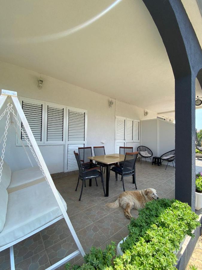 Apartment Viki Lozovac Luaran gambar