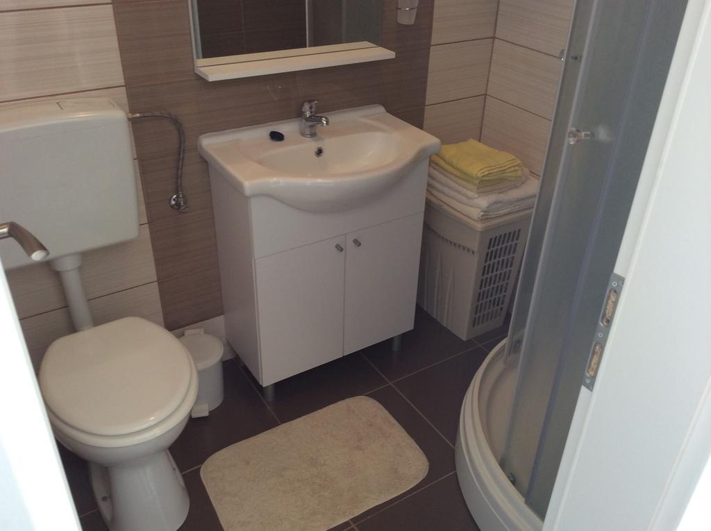 Apartment Viki Lozovac Bilik gambar